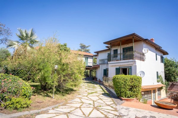 casa indipendente in vendita a Villa San Giovanni