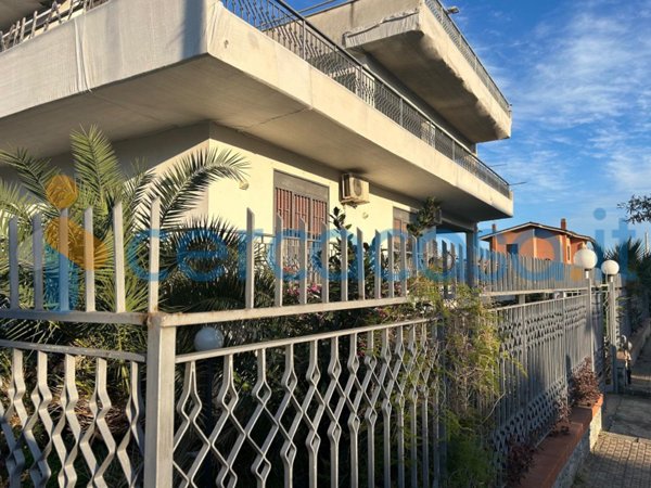 appartamento in vendita a Villa San Giovanni in zona Porticello
