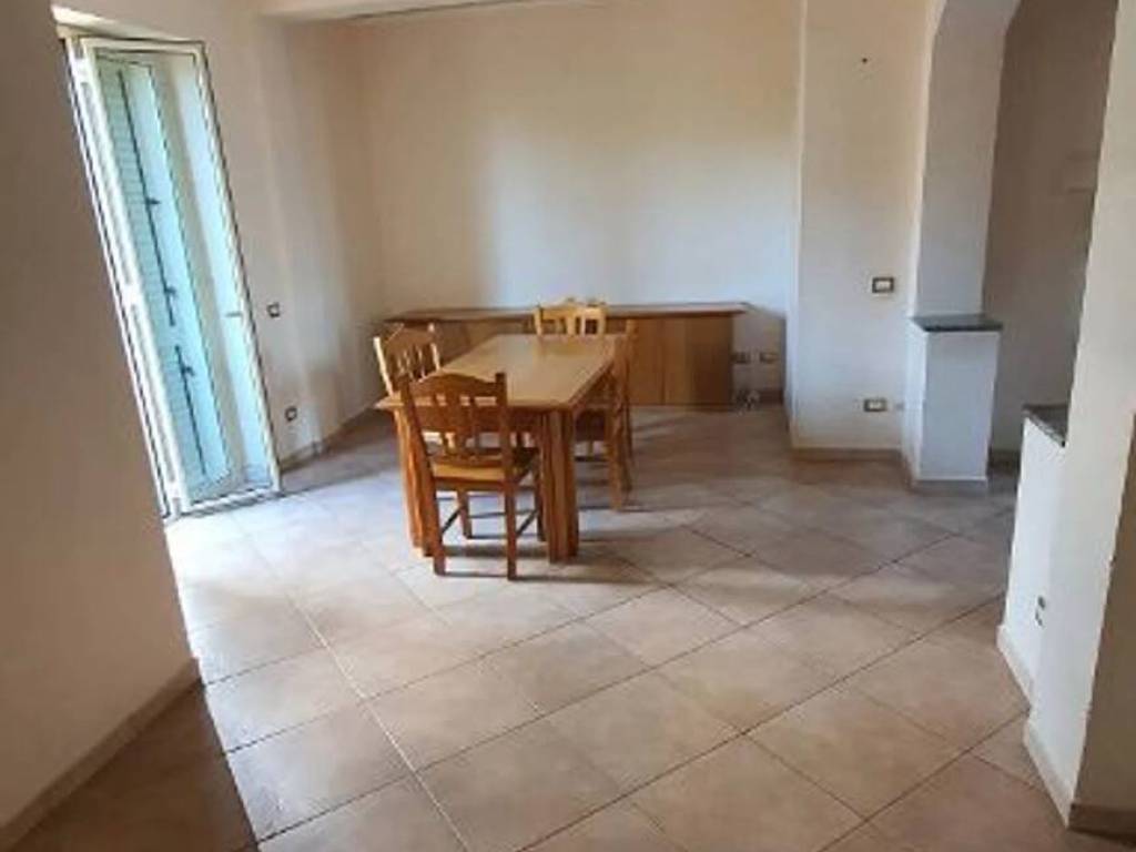 appartamento in vendita a Villa San Giovanni in zona Pezzo