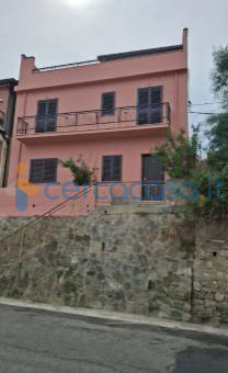 casa indipendente in vendita a Villa San Giovanni