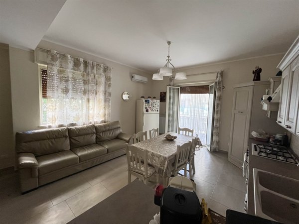 appartamento in vendita a Villa San Giovanni in zona Porticello