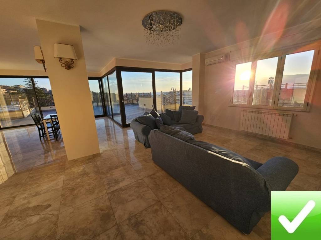 casa indipendente in vendita a Villa San Giovanni