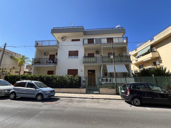 appartamento in vendita a Villa San Giovanni in zona Porticello