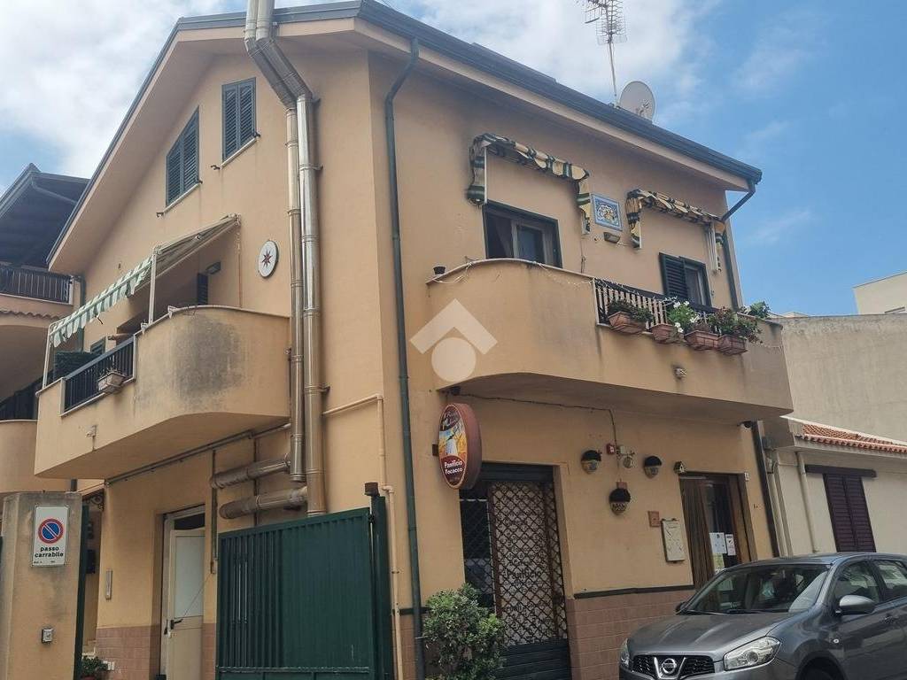 appartamento in vendita a Villa San Giovanni in zona Cannitello