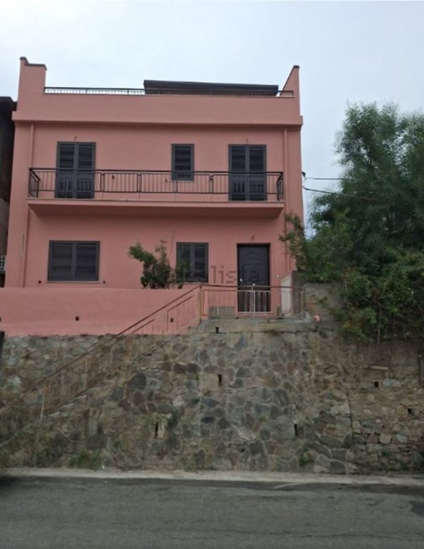 casa indipendente in vendita a Villa San Giovanni