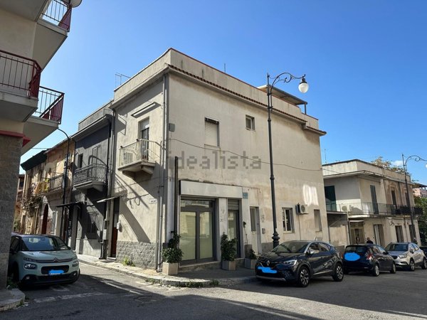 appartamento in vendita a Villa San Giovanni in zona Acciarello