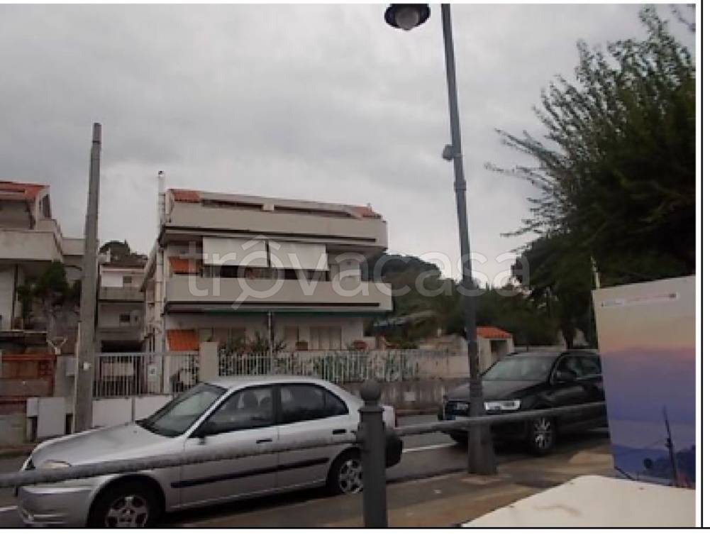 casa indipendente in vendita a Villa San Giovanni
