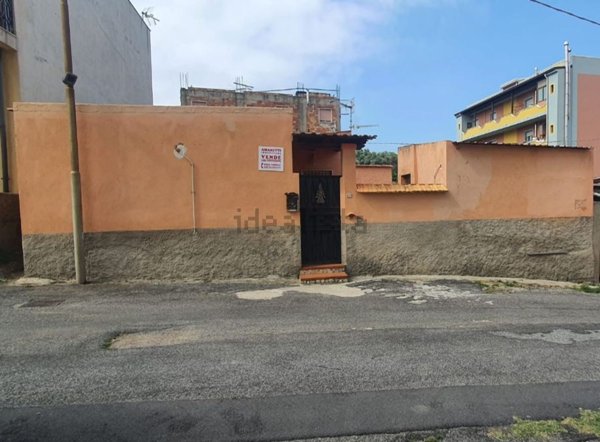 casa indipendente in vendita a Villa San Giovanni in zona Acciarello