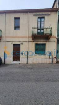 appartamento in vendita a Villa San Giovanni in zona Piale