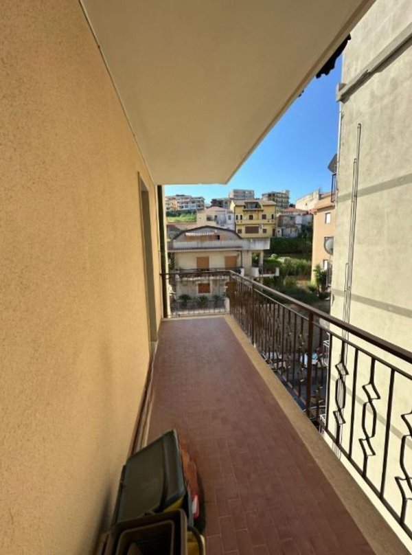 appartamento in vendita a Villa San Giovanni in zona Acciarello