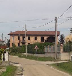casa indipendente in vendita a Belveglio in zona Bricco