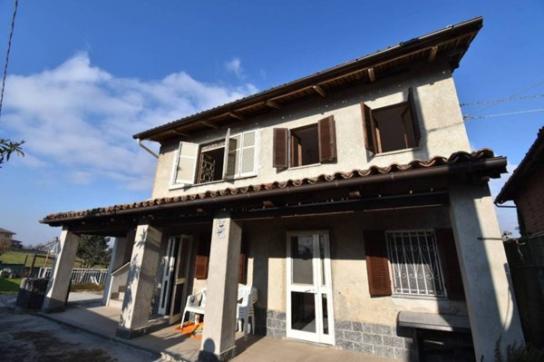casa indipendente in vendita a Belveglio in zona Bricco