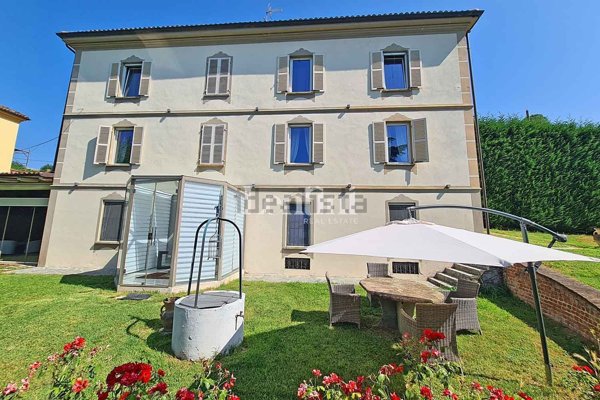casale in vendita a Belveglio