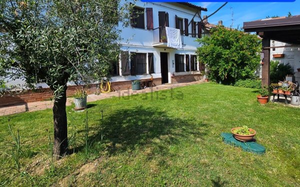 casa indipendente in vendita a Belveglio in zona Bricco