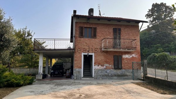 casa indipendente in vendita a Belveglio in zona Bricco
