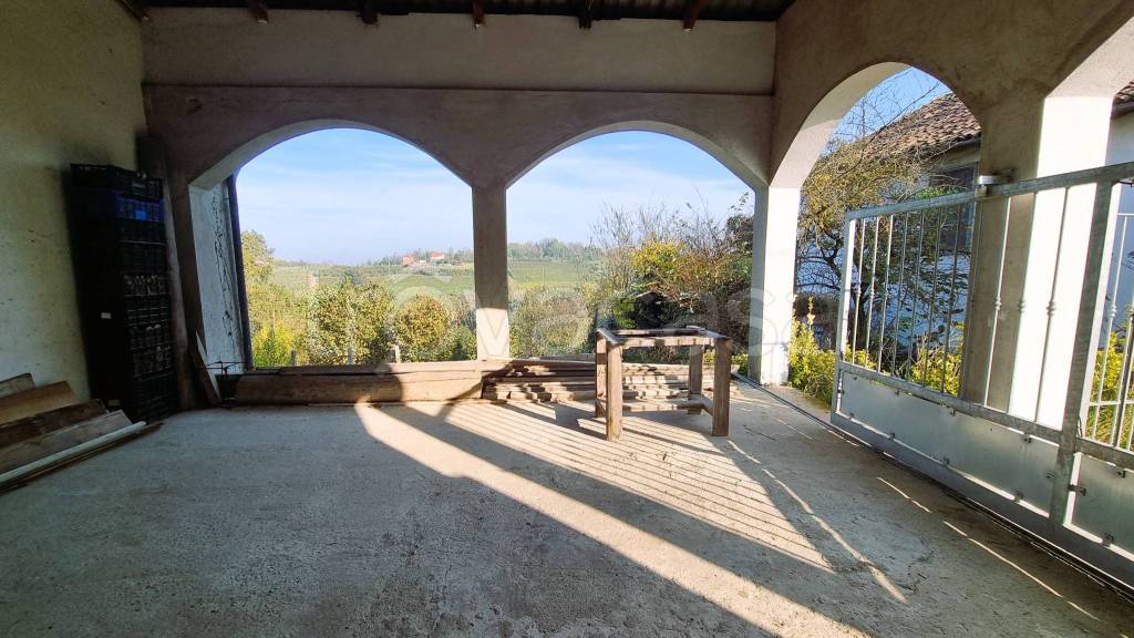casa indipendente in vendita a Belveglio in zona Bricco