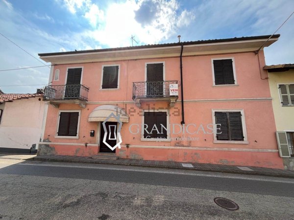 casale in vendita a Berzano di San Pietro