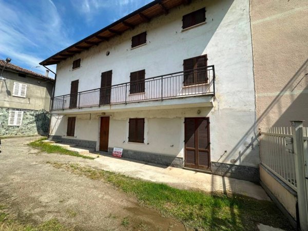 casa indipendente in vendita a Bruno