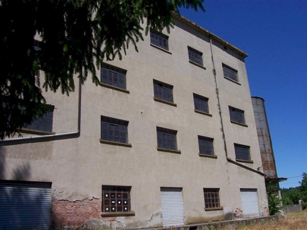 locale di sgombero in vendita a Bruno