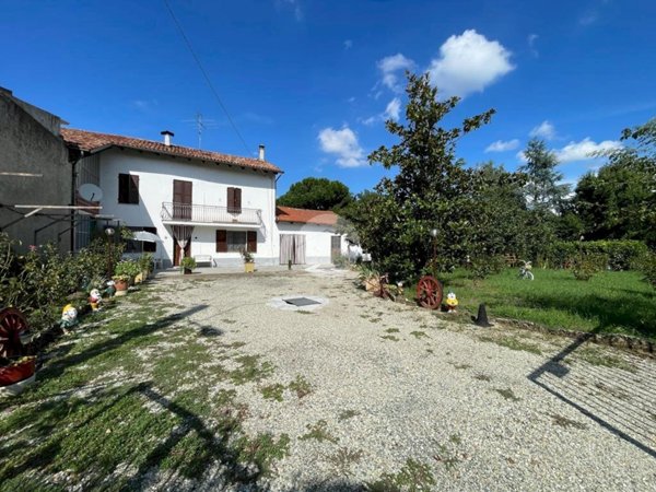 casa indipendente in vendita a Bruno
