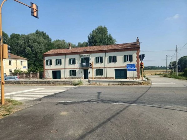 casa indipendente in vendita a Bruno