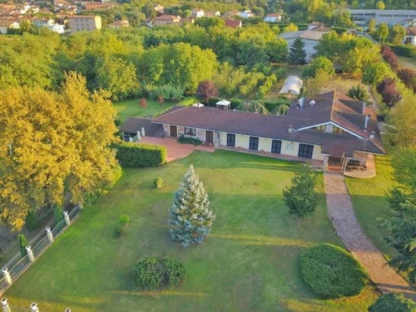 casa indipendente in vendita a Bruno