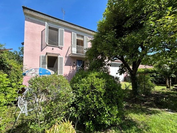 casa indipendente in vendita a Bruno