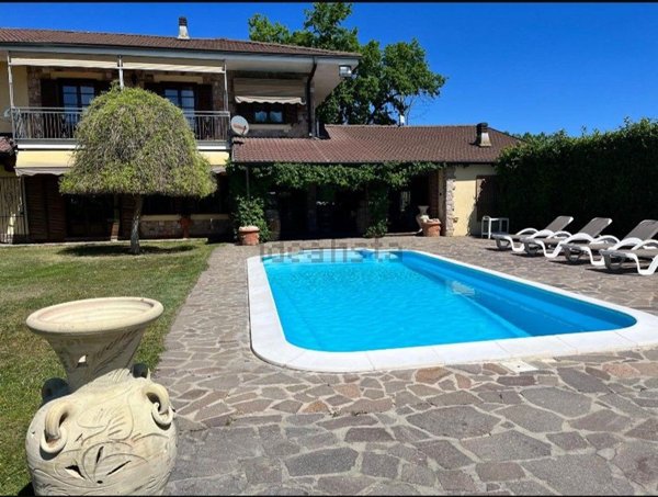 casa indipendente in vendita a Bruno