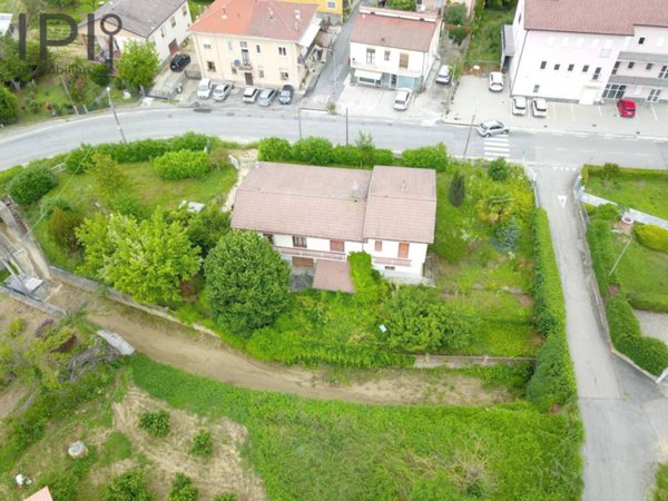 casa indipendente in vendita a Bubbio