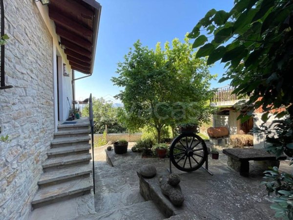 casa indipendente in vendita a Bubbio
