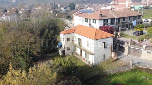 casa indipendente in vendita a Bubbio