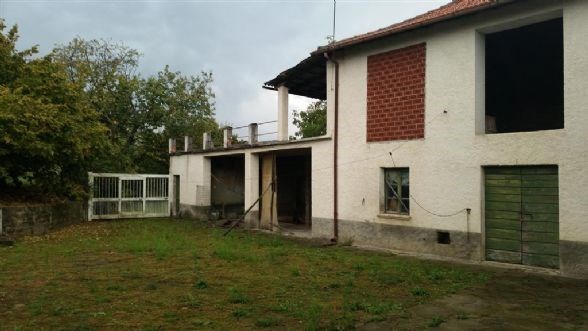 casa indipendente in vendita a Bubbio