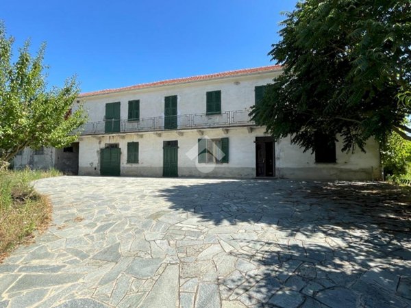 casa indipendente in vendita a Bubbio