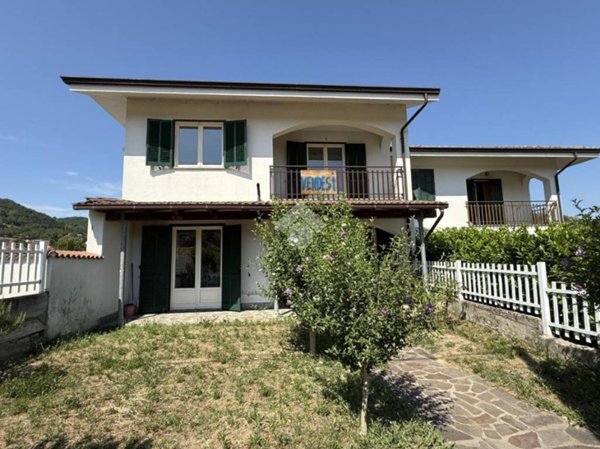 casa indipendente in vendita a Bubbio