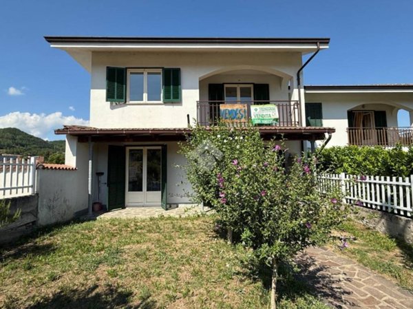 casa indipendente in vendita a Bubbio