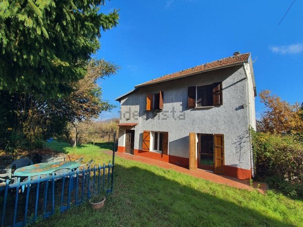 casa indipendente in vendita a Bubbio