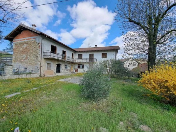 casa indipendente in vendita a Bubbio