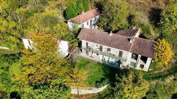 casale in vendita a Bubbio