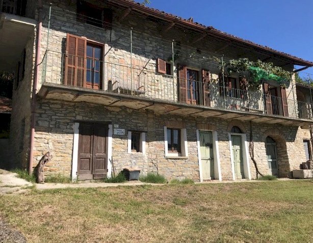 casa indipendente in vendita a Bubbio