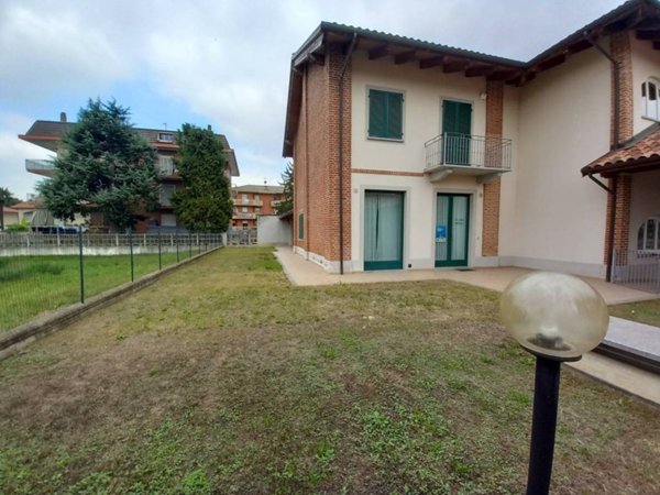 negozio in vendita a Buttigliera d'Asti