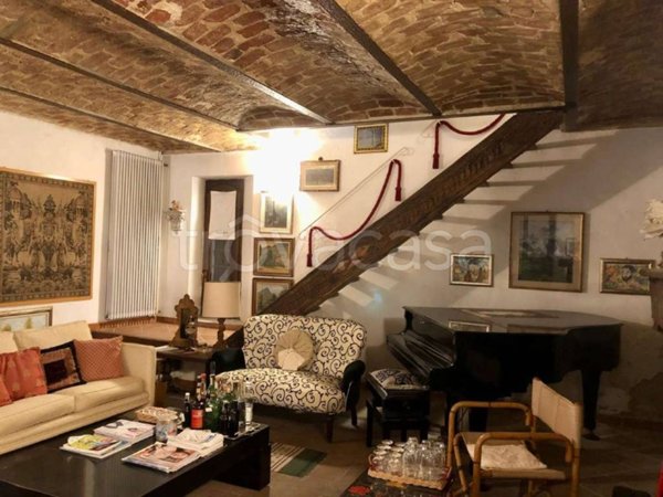 casale in vendita a Buttigliera d'Asti in zona Serra