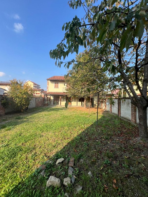 casale in vendita a Buttigliera d'Asti