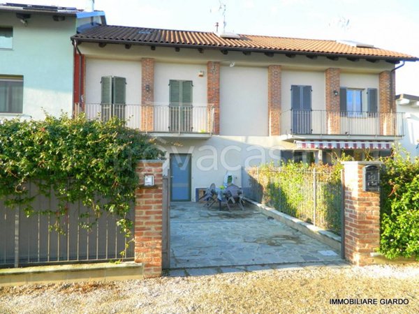 casa indipendente in vendita a Buttigliera d'Asti in zona Crivelle