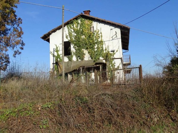 casale in vendita a Buttigliera d'Asti in zona Serra