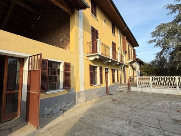 casale in vendita a Buttigliera d'Asti