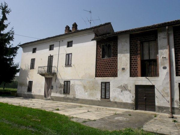 casa indipendente in vendita a Calamandrana