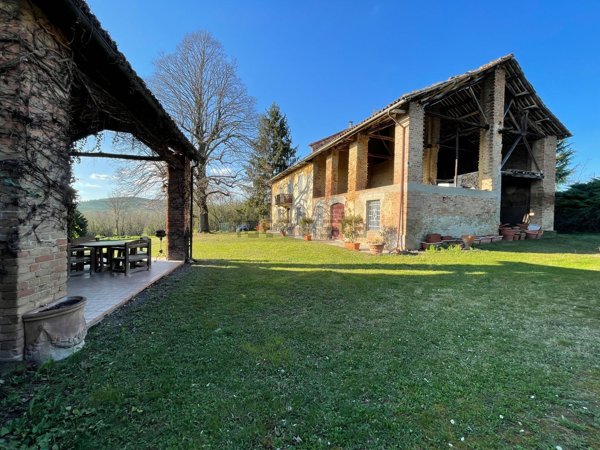 pentavano in vendita a Calamandrana
