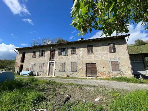 casa indipendente in vendita a Calamandrana