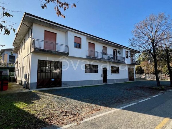 casa indipendente in vendita a Calamandrana