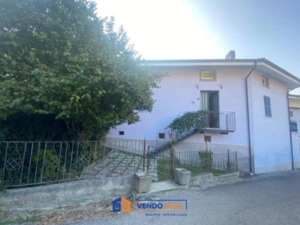 casa indipendente in vendita a Calamandrana